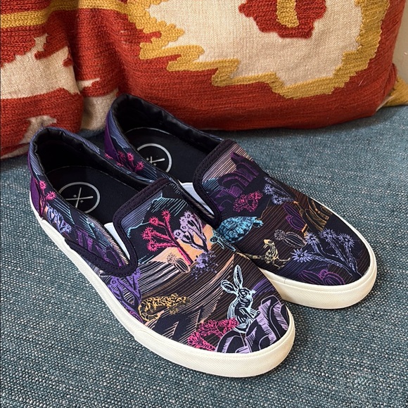 Inkkas Colorful Slip-On Women's Shoes in Mohave 7.5 - Picture 2 of 6